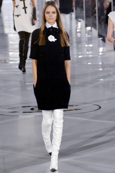 Look 8